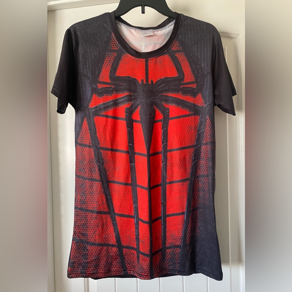 Red and Black Spider Graphic T-Shirt (2XL) Unisex